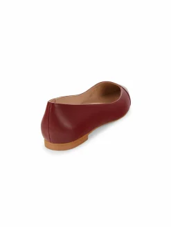 Stuart Weitzman Avenue Leather Ballet Flats